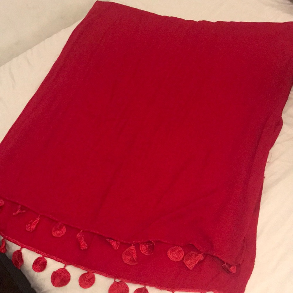 Red scarf - Picture 3 of 3